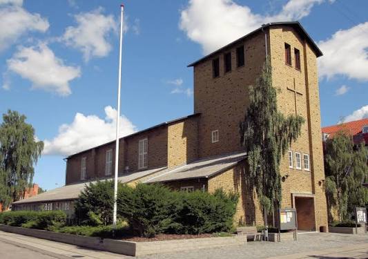 Aalholm Kirke – Babysalmesang i Valby