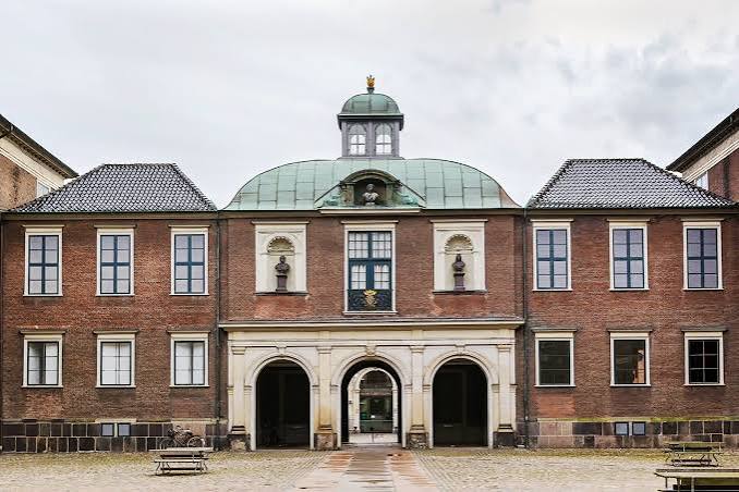 Charlottenborg Slot – Mig-tid med baby i Indre By